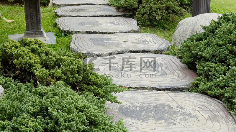 高尔夫球场绿化养护设备：如何科学选择与维护**